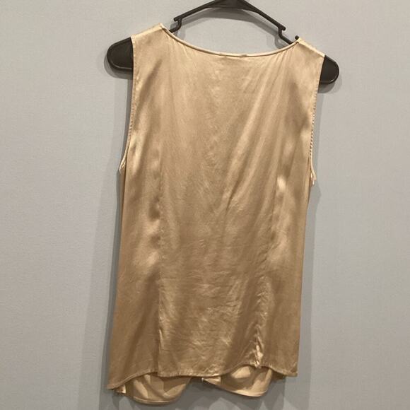 St. John Womens Silk Sleeveless Blouse Size 6 Gold Ruffle Tank Old Money Classic - Picture 5 of 7